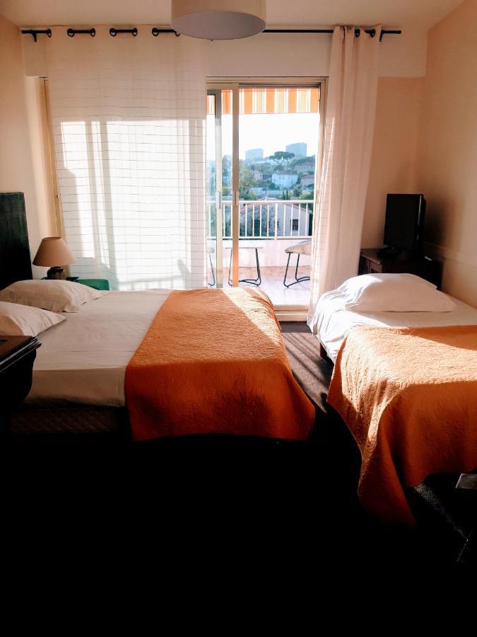 Hotel Restaurant Brasilia Cagnes-sur-Mer Exterior photo